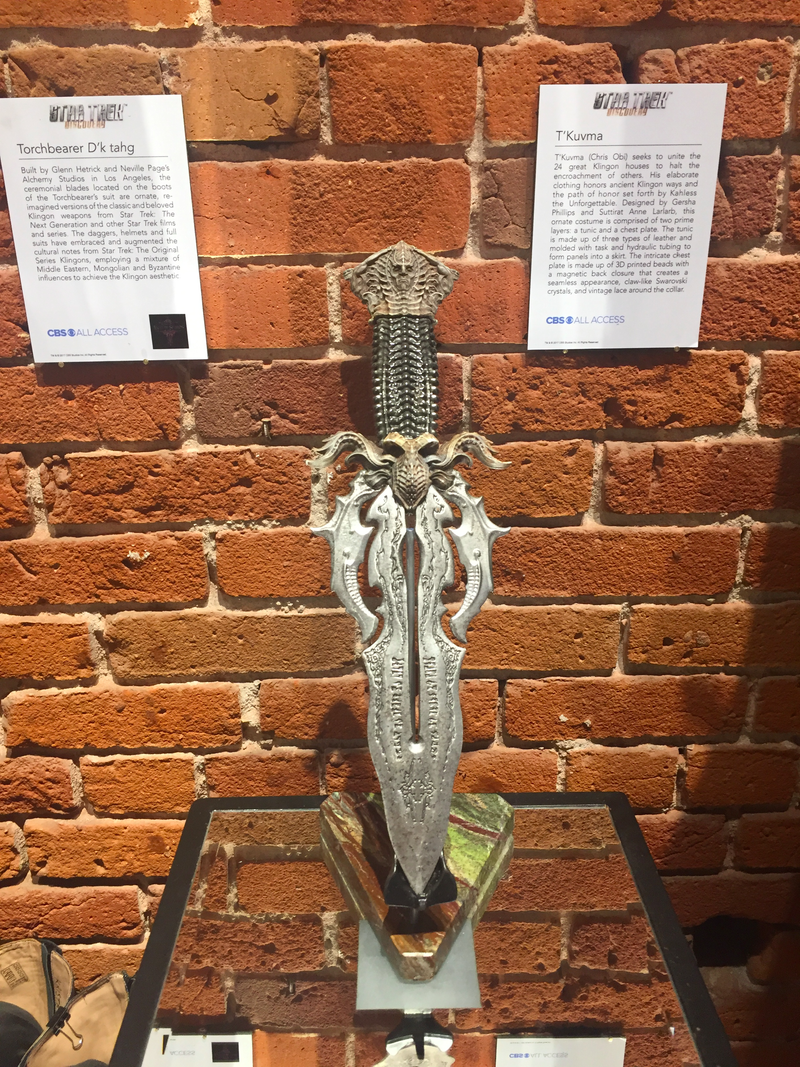 Illustration for article titled These Discovery Props Reveal a Ton About Star Trek's New Klingon Foes
